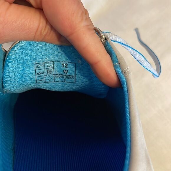 SAS STYLE SPORTY SILVER SNEAKERS.  NEW. - Picture 5 of 10